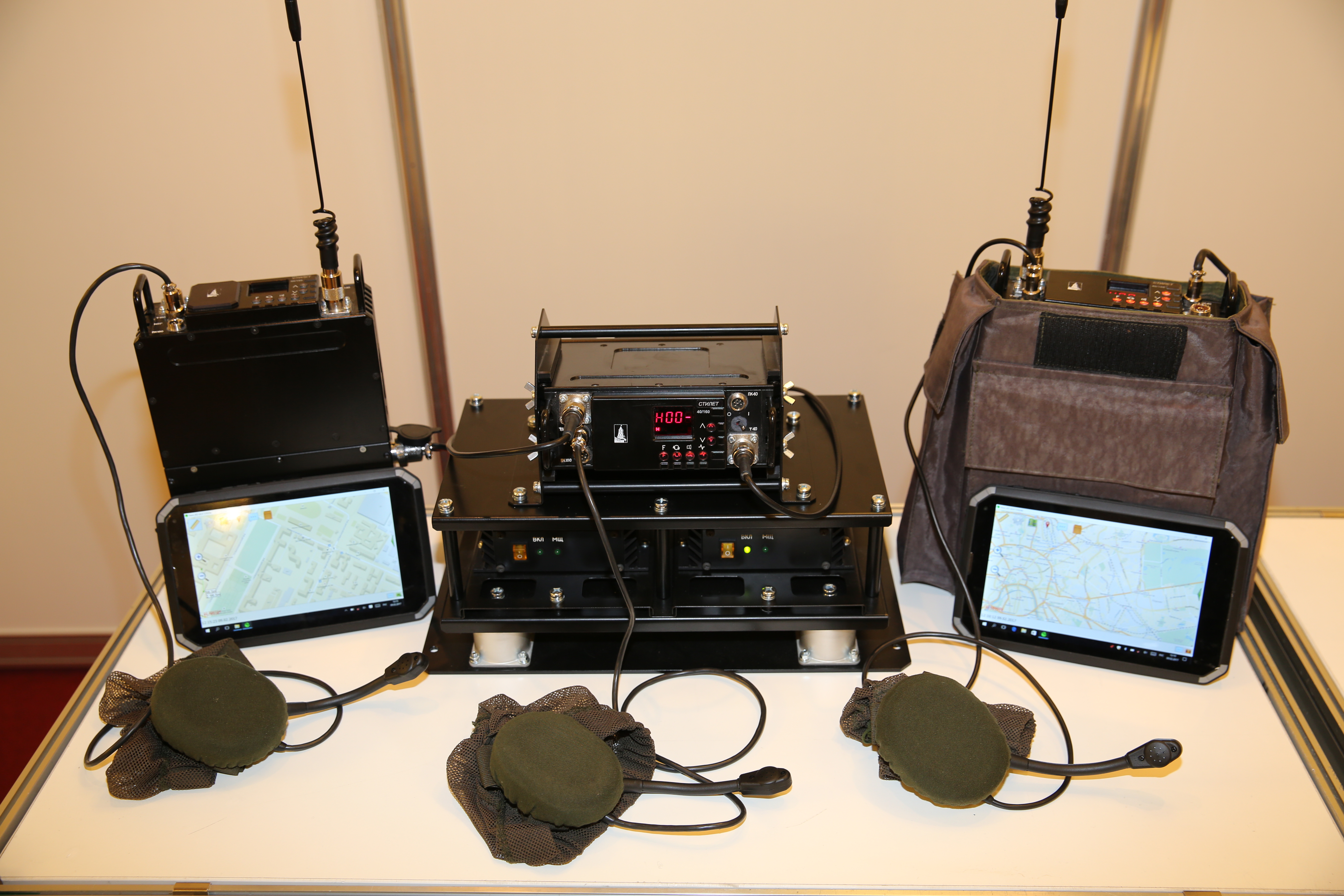 Использование радиостанции. Радиостанция р-168-25у. Технические средства связи. Оборудование радиосвязи. Мобильный комплекс связи.