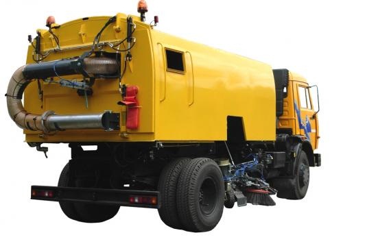 Подметально-уборочная машина КО-326-10