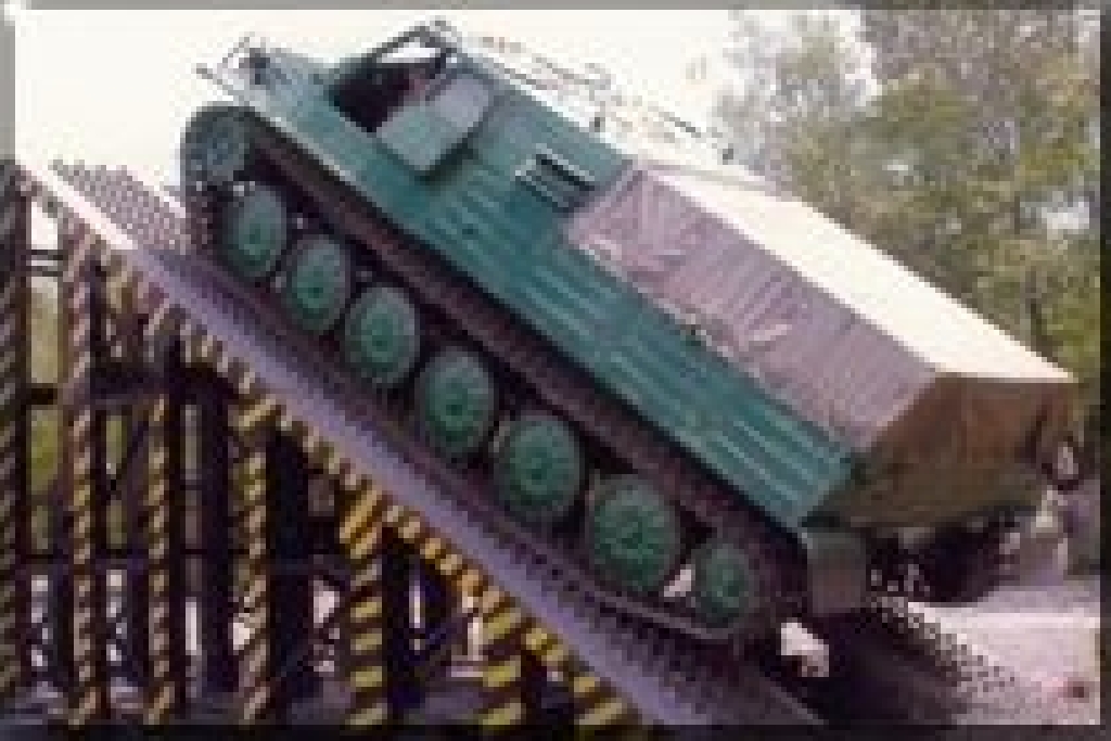 Гусеничный транспортер-тягач шесткатковый ГТ-ТБ