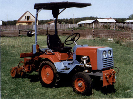 Mini-tractor KMZ-012
