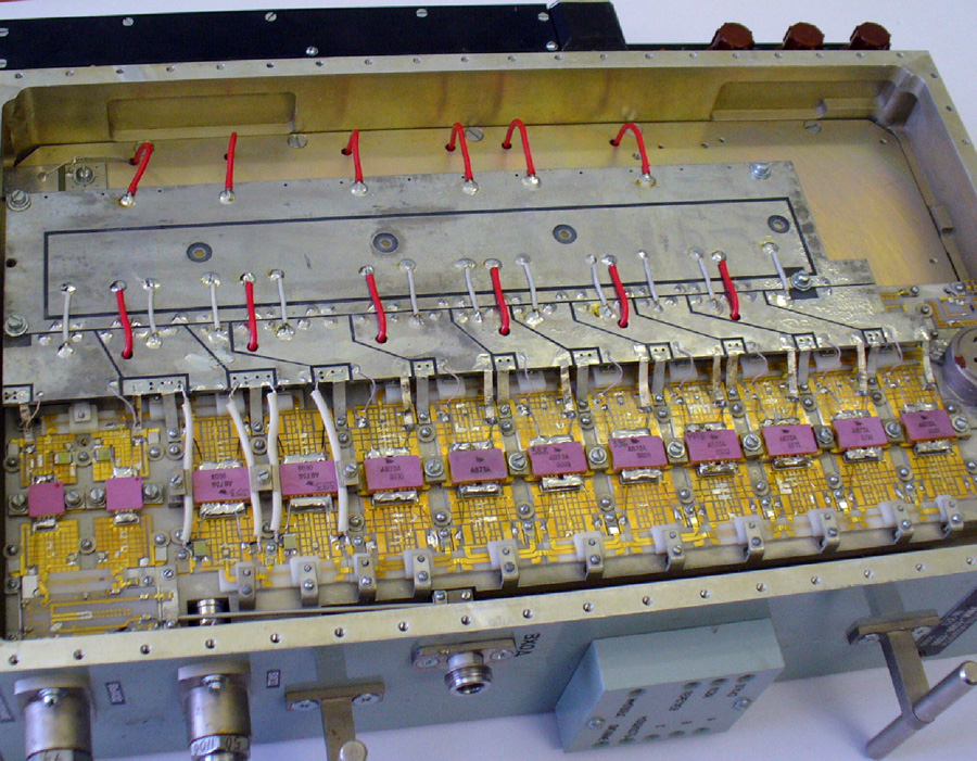 Импульсный усилитель мощности для применения в твердотельных передатчиках радиолокационных станций гражданских систем управления воздушным движением