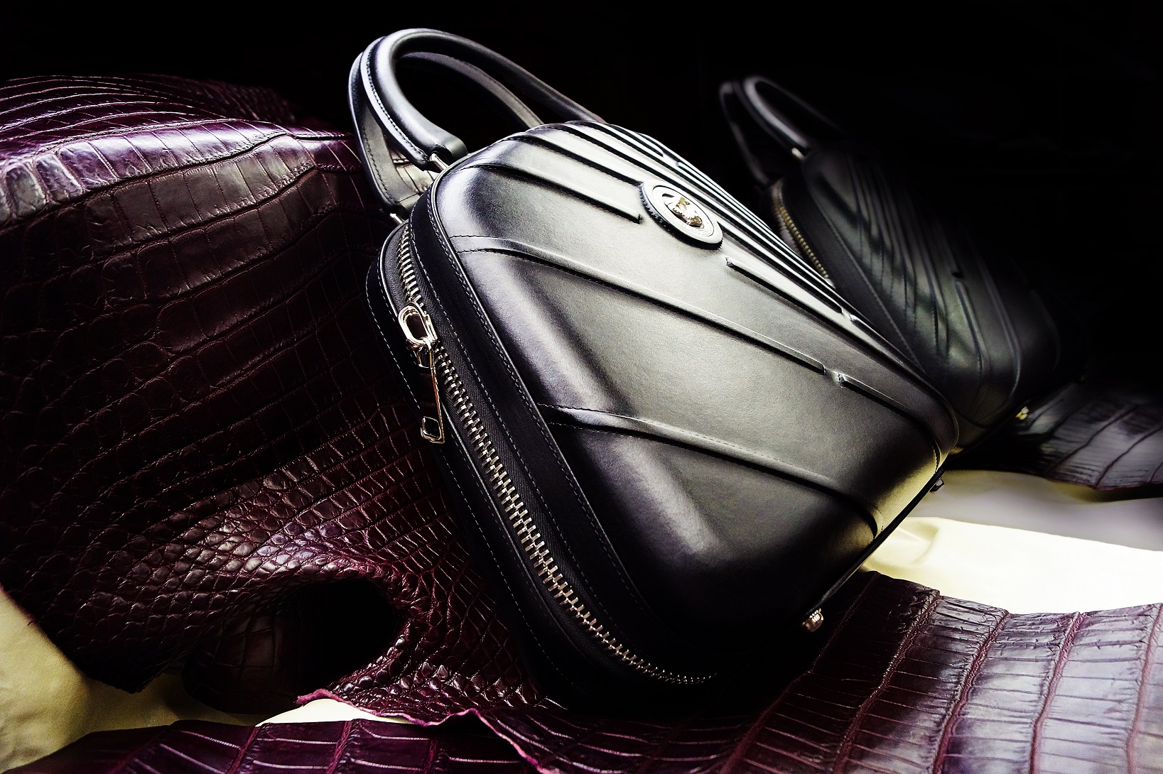 Bags leather (luxury segment)