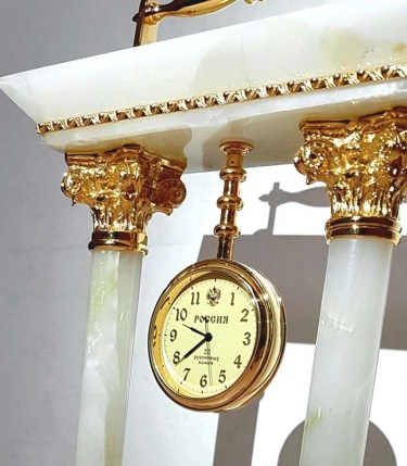 Mantel clock 