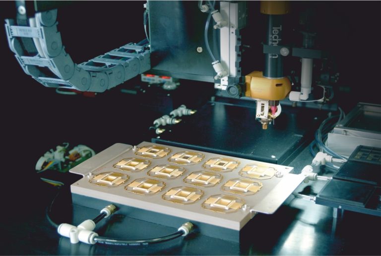 Сборка интегральных микросхем