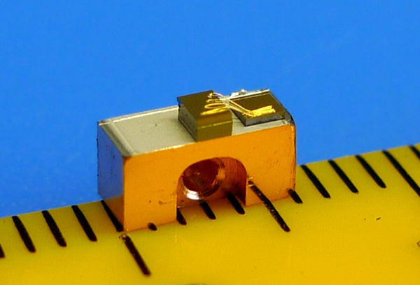 Модуль полупроводникового лазера 43ДЛ-527 (ЖГДК.433755.060-03) импульсного режима работы