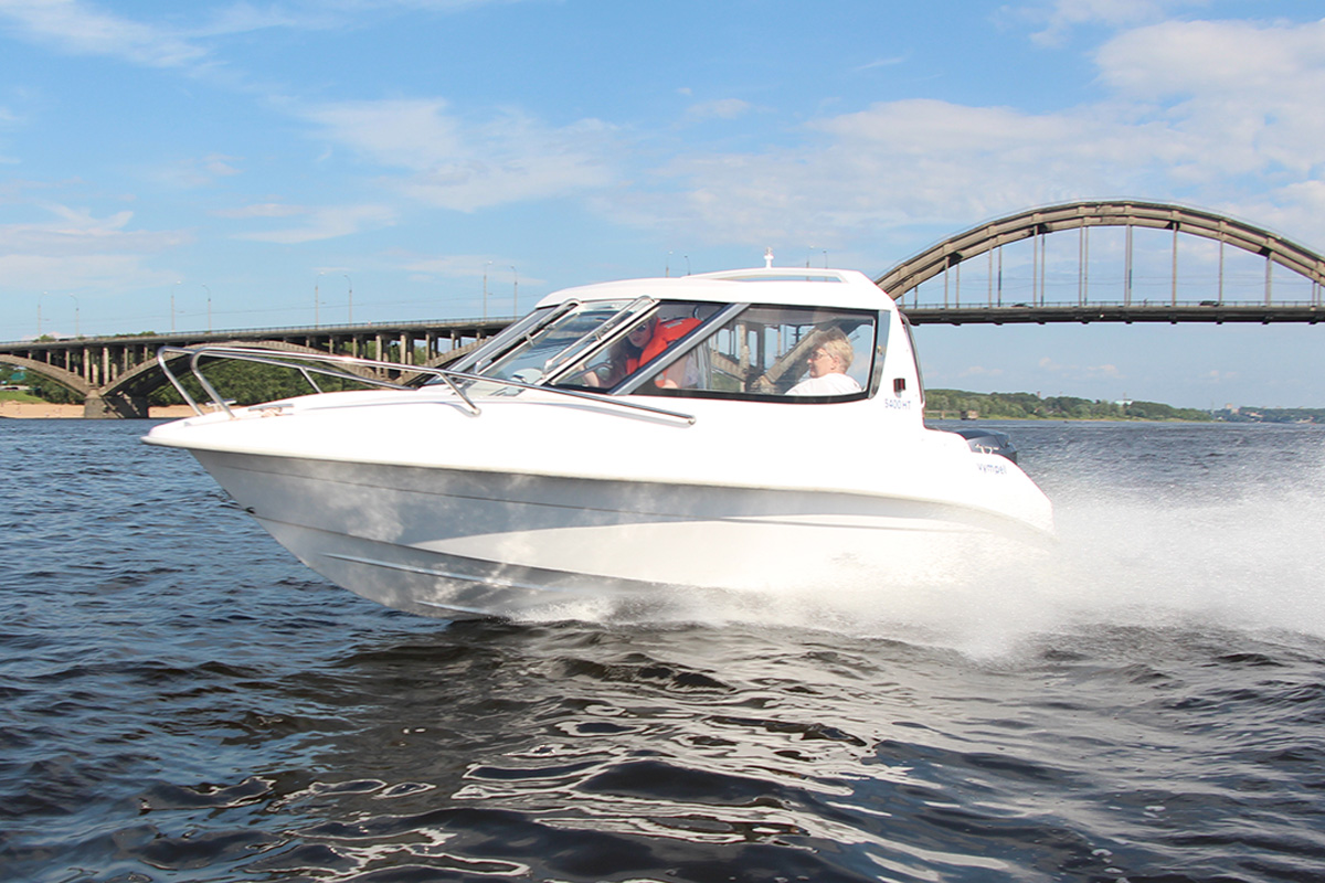 Pleasure boat Vympel 5400 HT