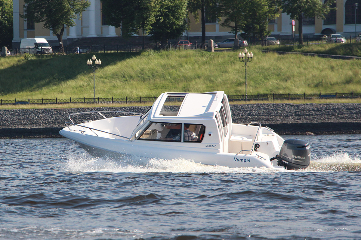 Pleasure boat Vympel 5400 MC