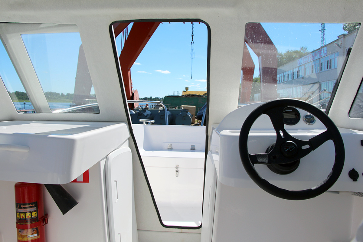 Pleasure boat Vympel 5400 MC