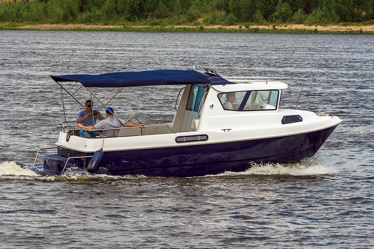 Прогулочный композитный катер Vympel 7000 SUNMAR