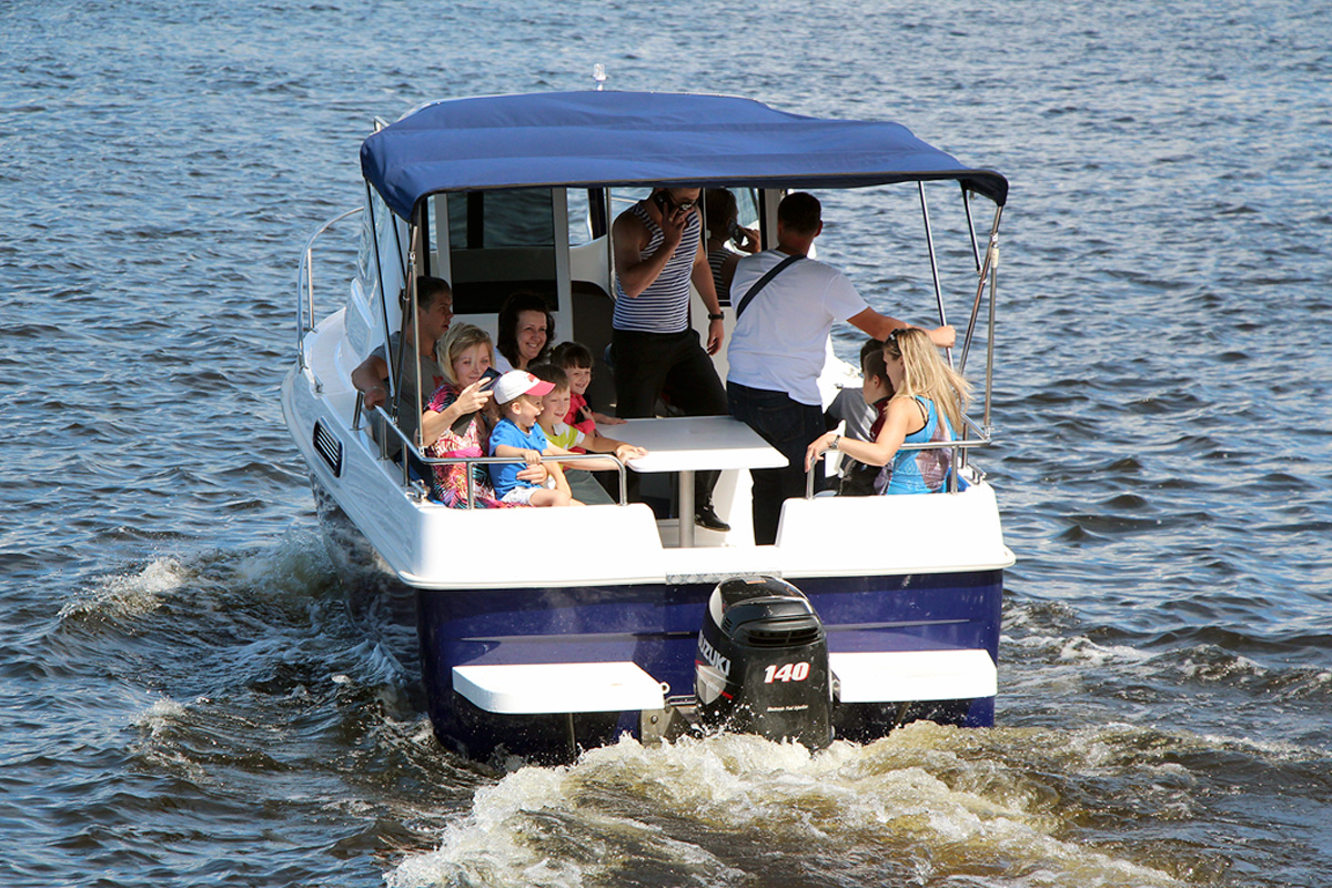 Pleasure composite boat Vympel 7000 OUTBOARD