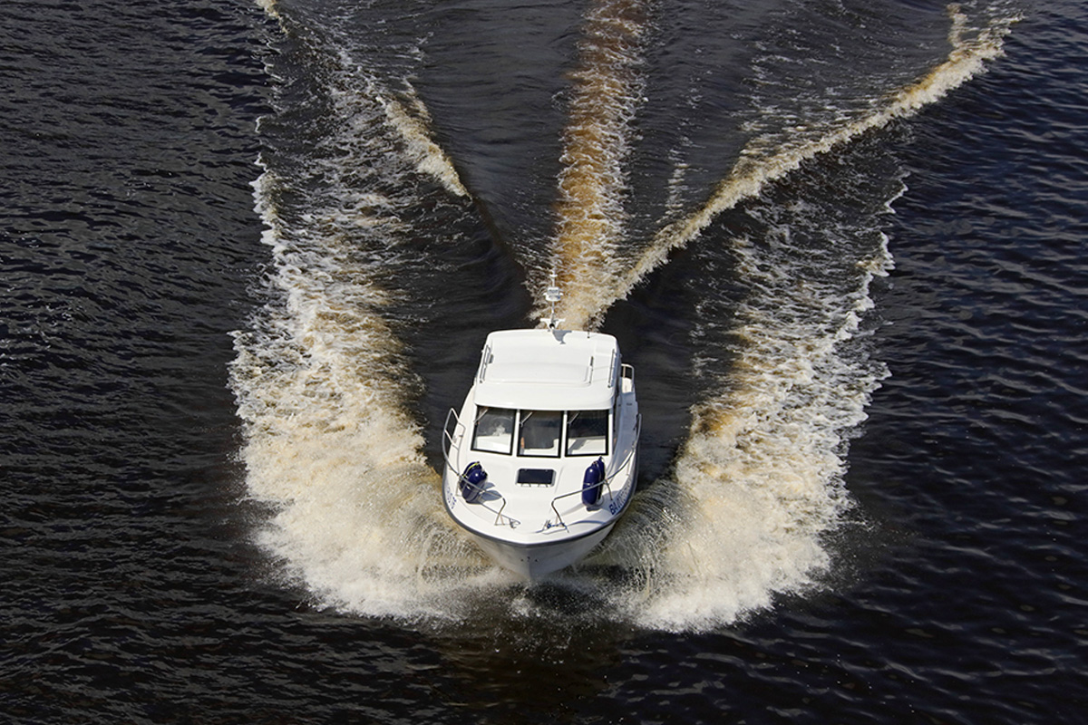 Walking composite boat Vympel 8100