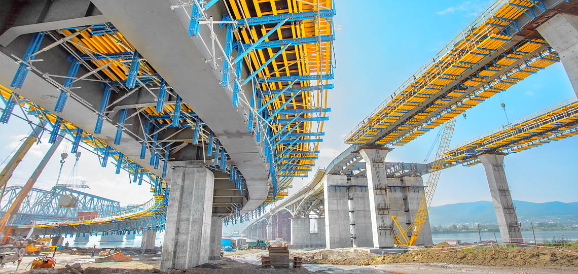 Metal structures for the construction of combined bridges