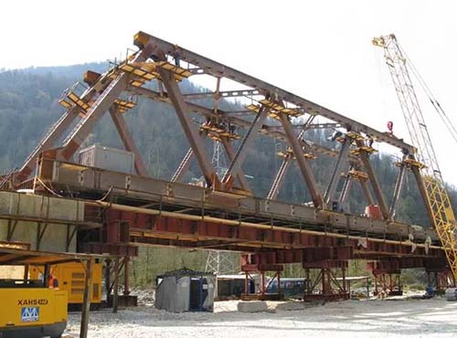 Metal structures of superstructures for transport construction