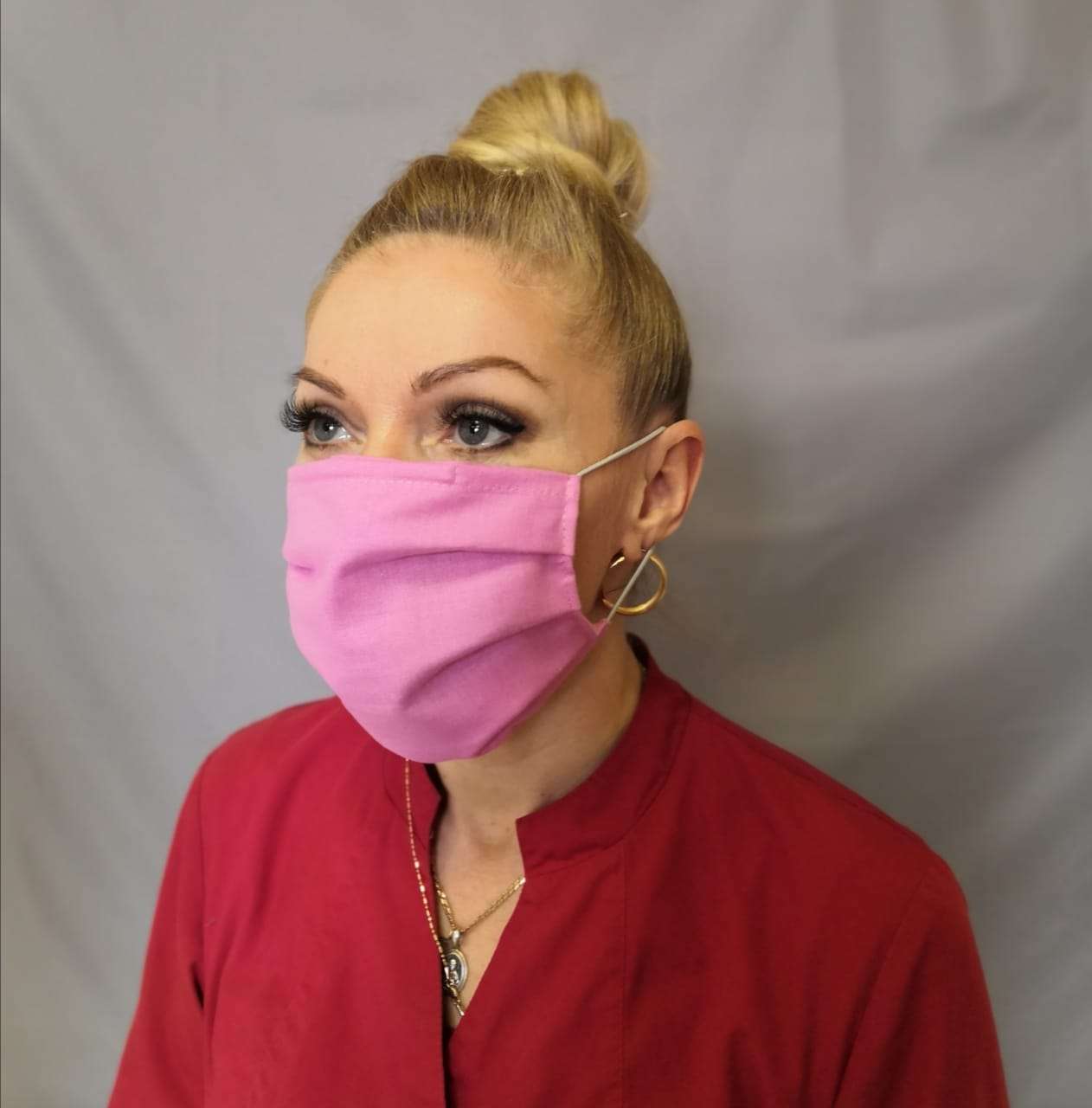 Reusable three-layer household fabric mask with non-woven filter