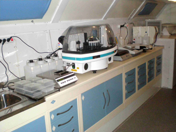 Laboratory clinical and diagnostic mobile 