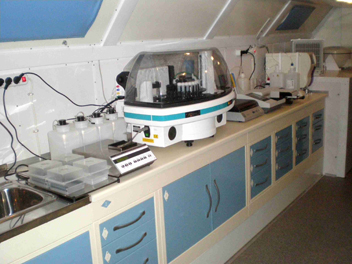 Laboratory clinical and diagnostic mobile 