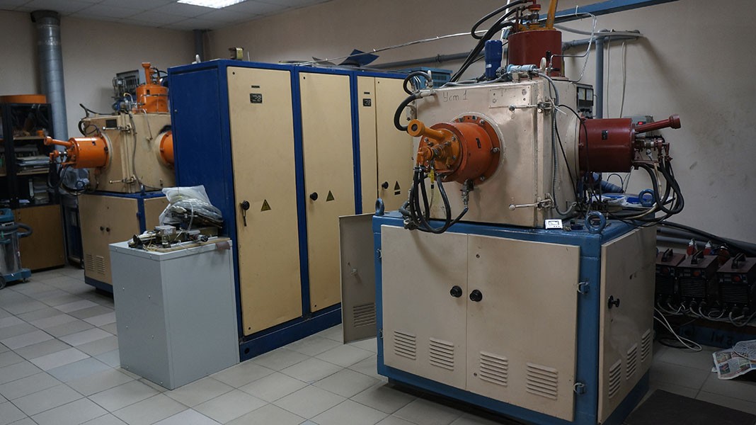 Development manufacturing and repair of vacuum plasma systems