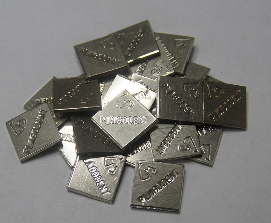 Gold-platinum alloy for ceramics