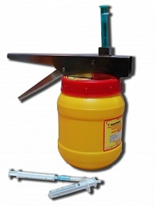 Device for destroying syringes and needles