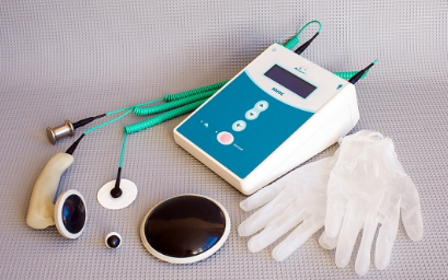 Electrostatic massage on the device Elgos