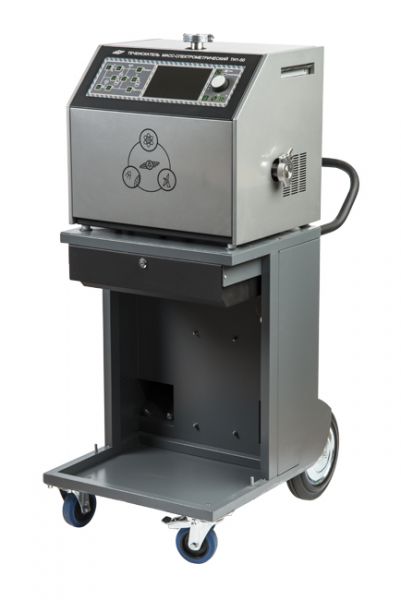 TI1-50 helium mass spectrometric leak detector