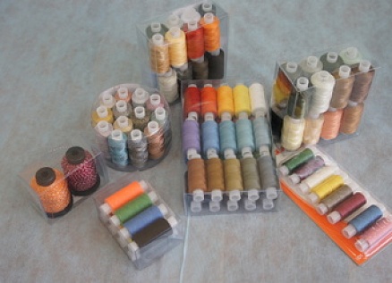 Natural silk and viscose threads