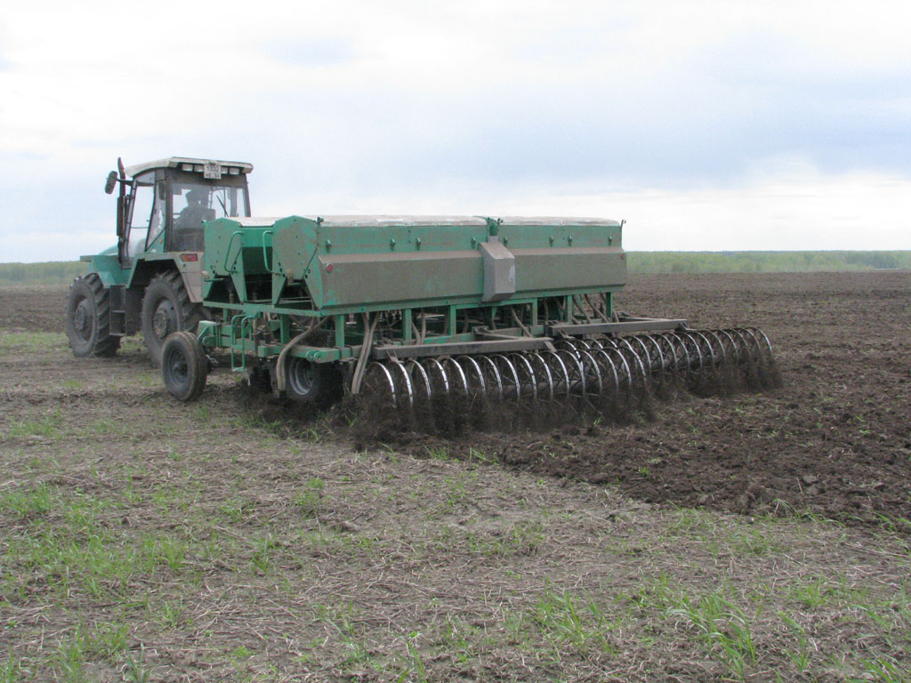 Tillage sowing machine 