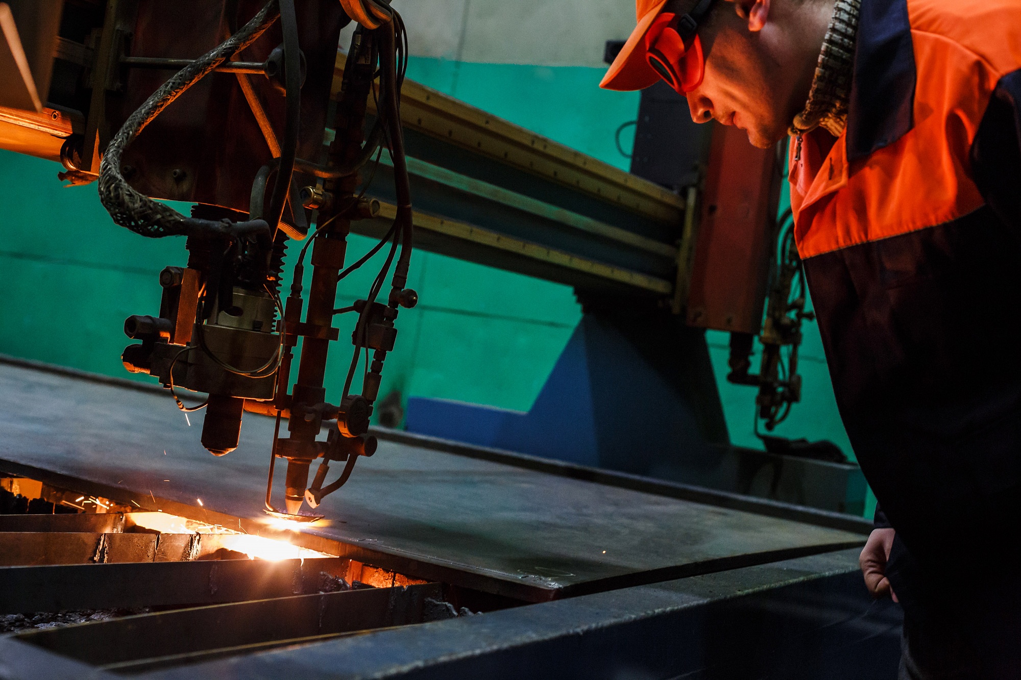 Gas and plasma cutting