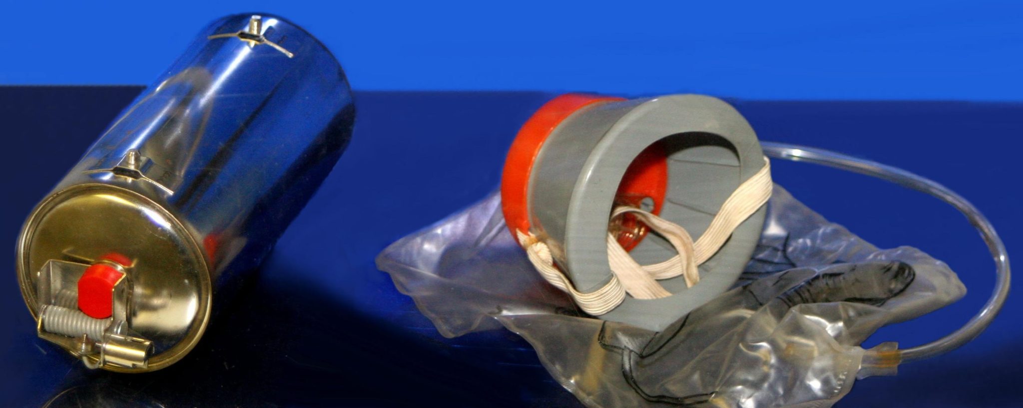 Portable oxygen generator