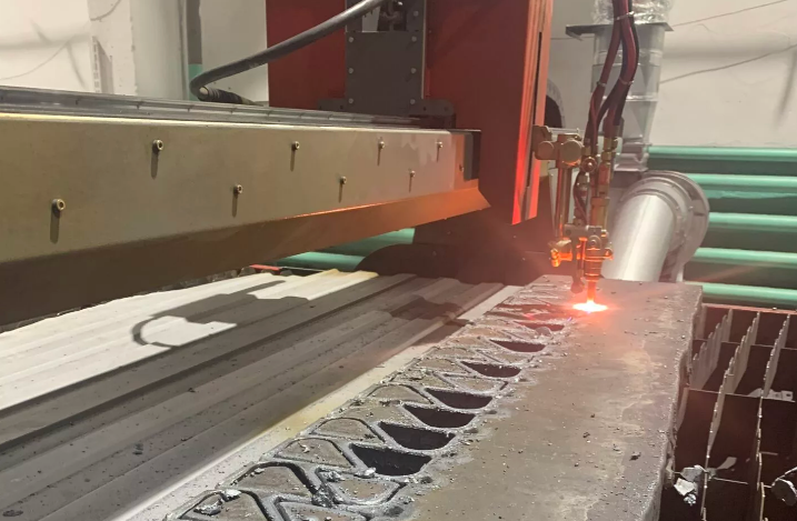 Gas cutting of metal